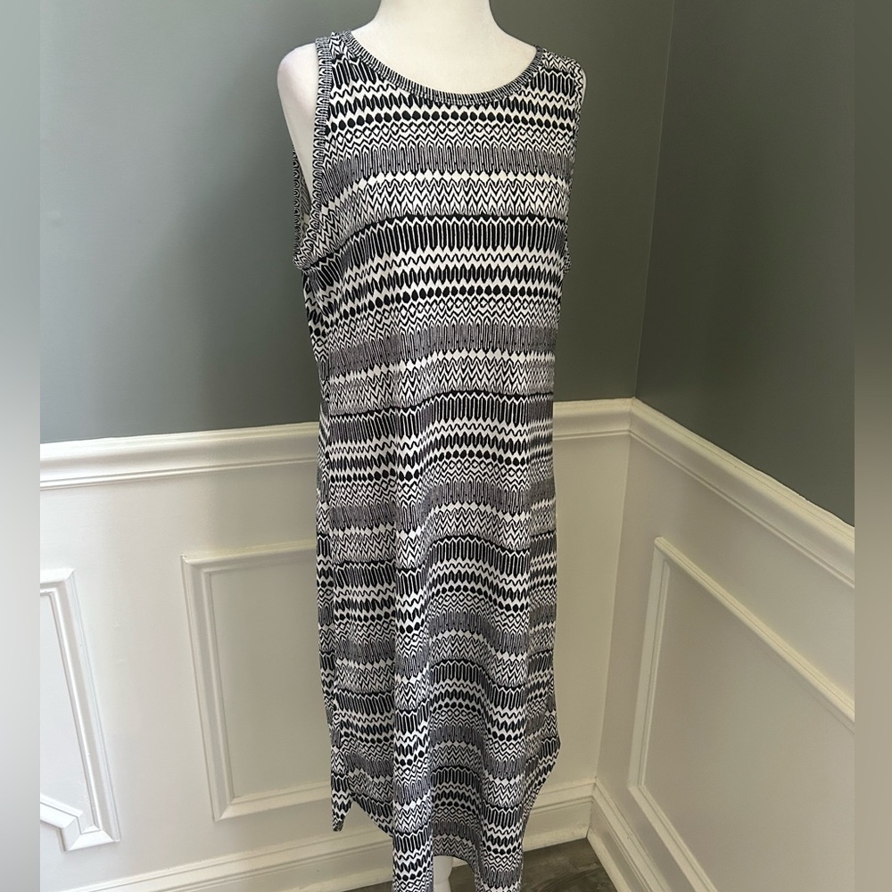 Banana Republic black and white sleeveless dress Large